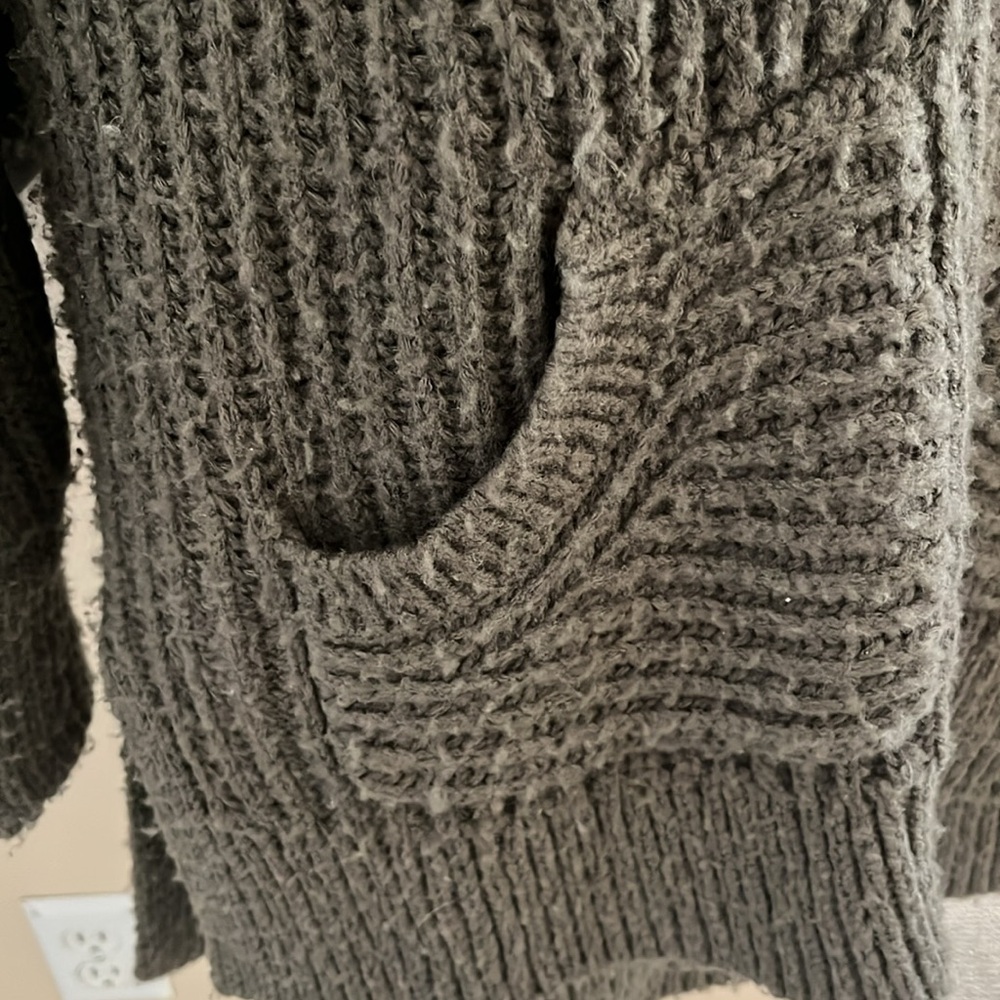 Sweater - Picture 3 of 4